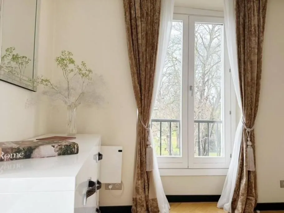 Elegant 4 Pieces Au Coeur Du Paris Artiste Apartment France